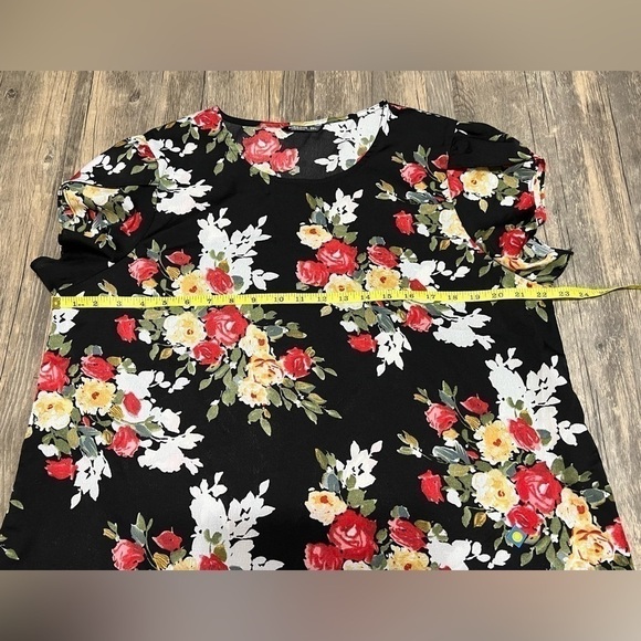 SHEIN Women’s Flower Top (2XL) - Picture 7 of 7